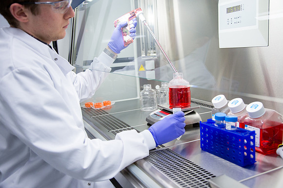 Exmoor_Pharma_Lab_Shots_066